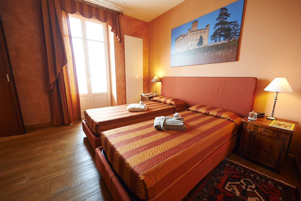 Felicin - Ristorante Albergo "Dimora Storica" Monforte dʼAlba Kültér fotó