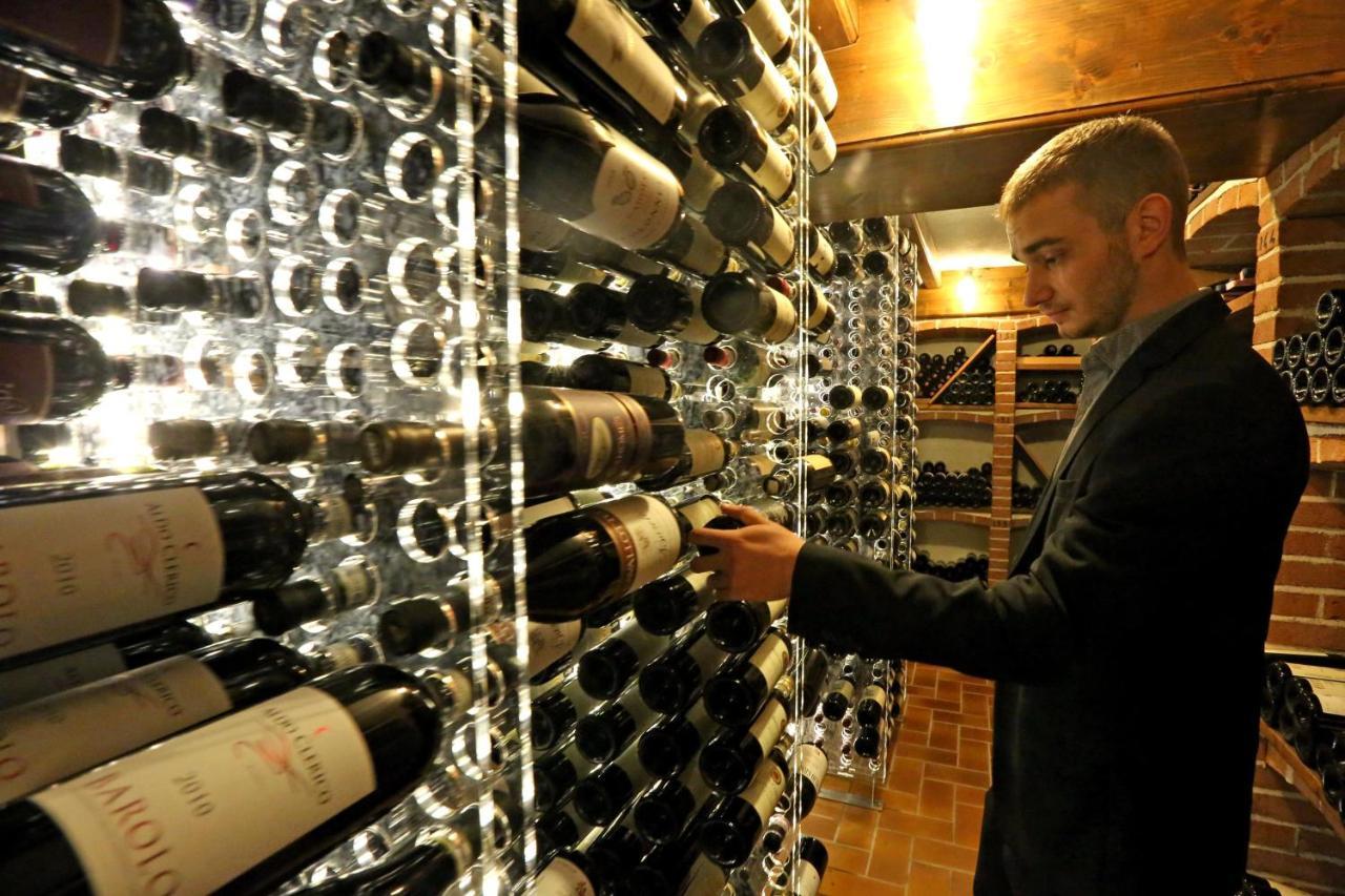 Felicin - Ristorante Albergo "Dimora Storica" Monforte dʼAlba Kültér fotó