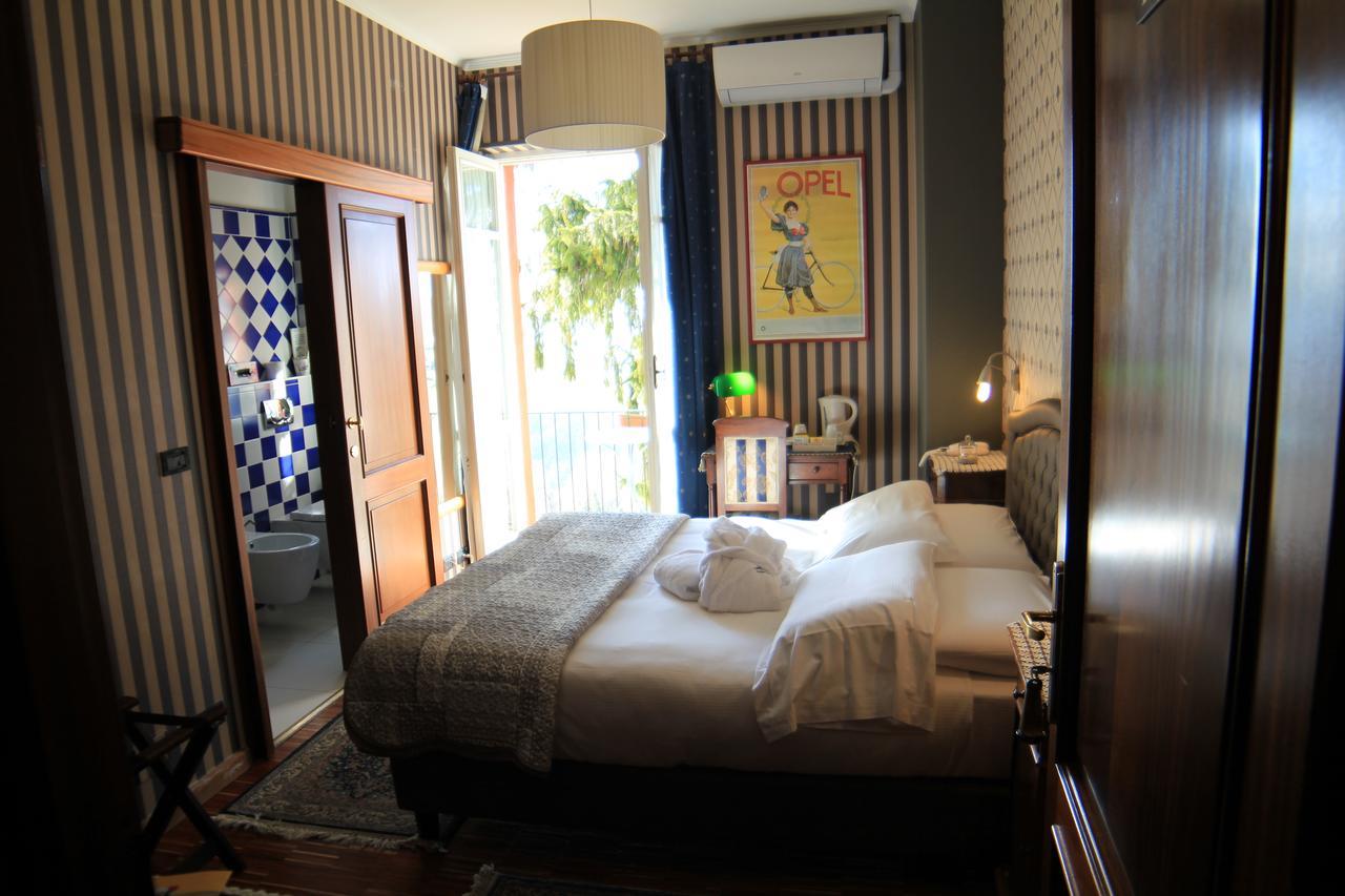 Felicin - Ristorante Albergo "Dimora Storica" Monforte dʼAlba Kültér fotó