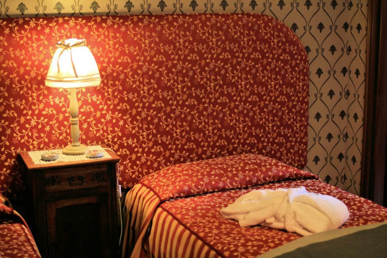 Felicin - Ristorante Albergo "Dimora Storica" Monforte dʼAlba Kültér fotó